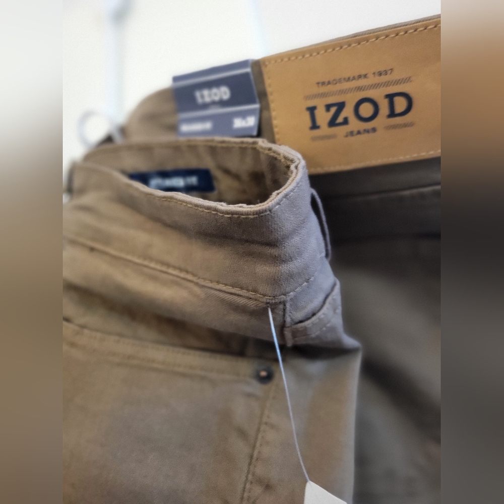 IZOD Men's Vintage Khaki Colored Chino Pants 36 X 30